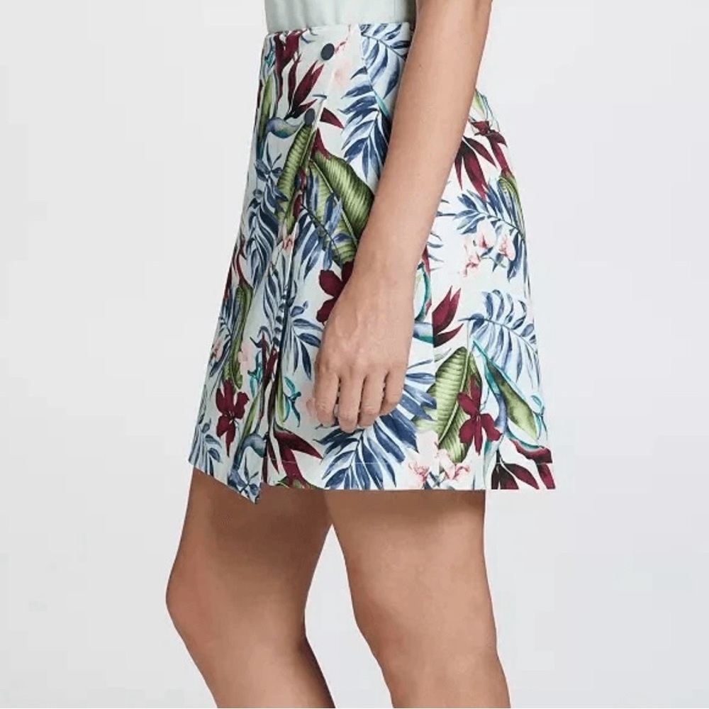 Walter Hagen lady NWT Women's 16” Palm Overlap Golf Skort Size 2